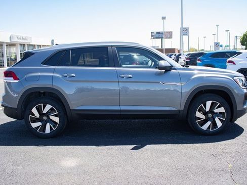 Used 2024 Volkswagen Atlas Cross Sport SE image 8