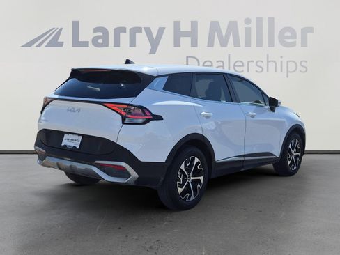 Used 2023 Kia Sportage EX image 5