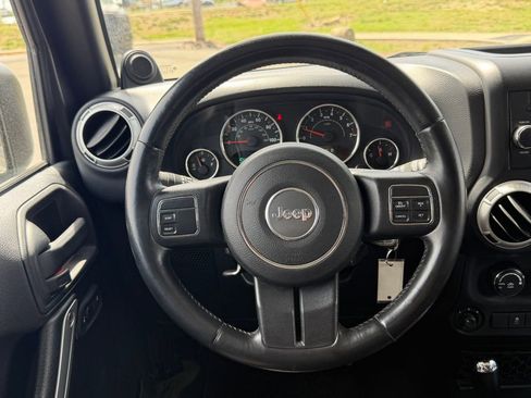 Used 2014 Jeep Wrangler Unlimited Sahara AWD/4WD image 38