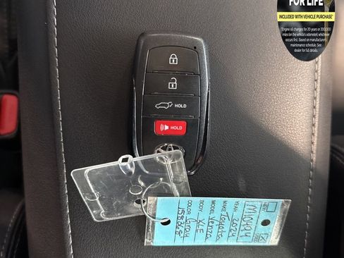 Used 2024 Toyota Venza XLE AWD/4WD image 30