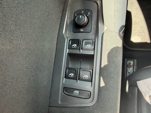 Used 2018 Volkswagen Tiguan S AWD/4WD image 32