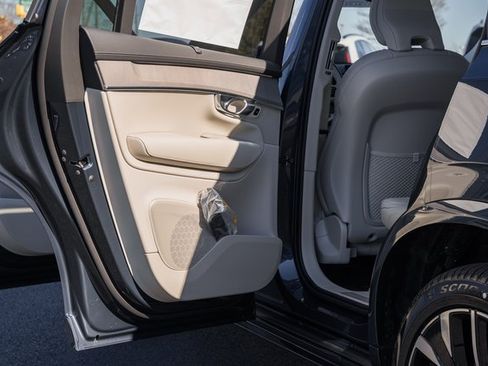 New 2026 Volvo XC90 B6 Ultra w/ Protection Package Premier image 37