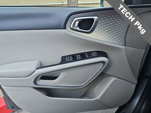 Used 2025 Kia Soul LX w/ LX Technology Package image 26