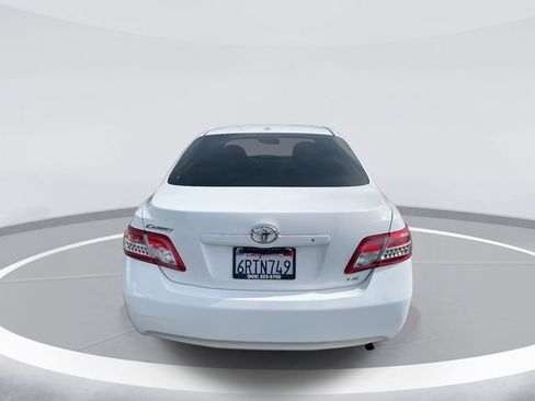 Used 2011 Toyota Camry LE image 5