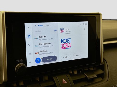 Used 2025 Toyota RAV4 LE image 21