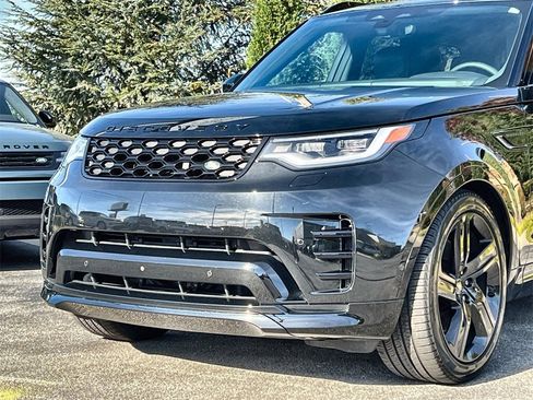 Certified 2024 Land Rover Discovery Dynamic SE image 9