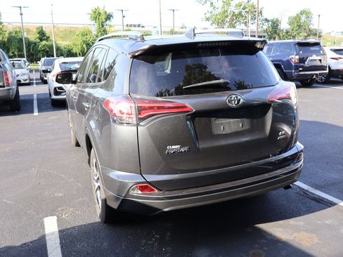Used 2016 Toyota RAV4 LE AWD/4WD image 5