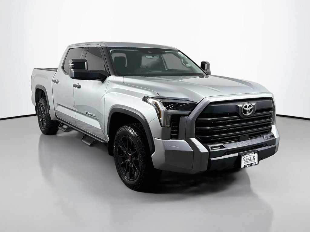 Used 2022 Toyota Tundra SR5 AWD/4WD image 1
