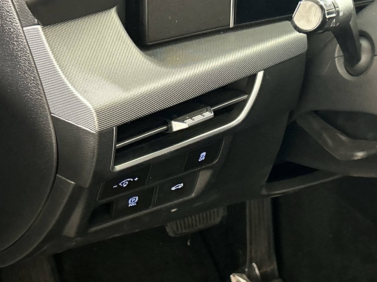 Used 2025 Hyundai Sonata SEL FWD image 13
