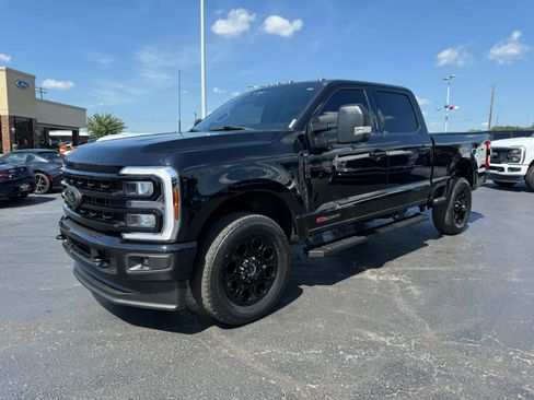 Used 2024 Ford F250 XLT w/ Black Appearance Package AWD/4WD image 24