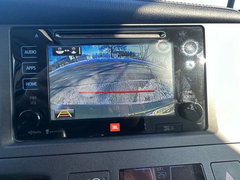 Used 2015 Toyota Sienna Limited image 16