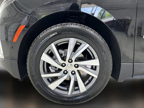 Used 2023 Chevrolet Equinox Premier FWD image 9