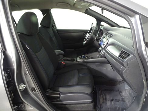 Used 2023 Nissan Leaf S image 14