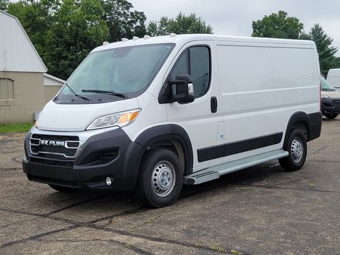 Used 2025 RAM ProMaster 2500 w/ U-Haul Equipment Group FWD image 2