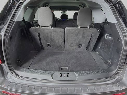 Used 2022 Ford Explorer XLT image 25