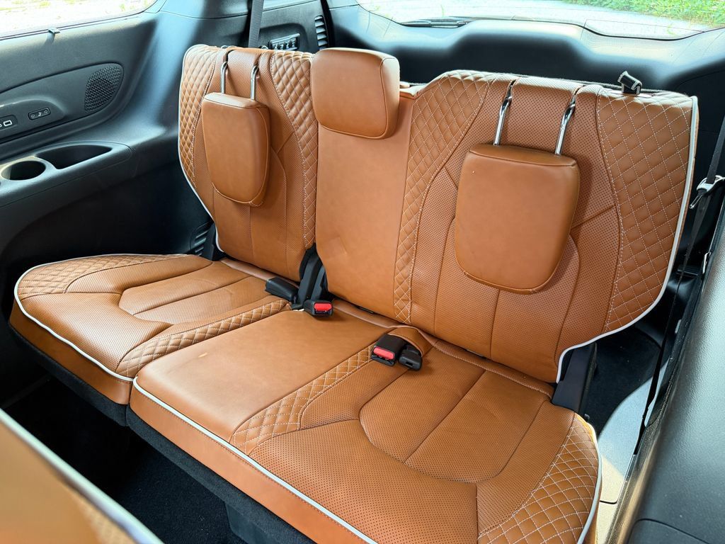 Used 2024 Chrysler Pacifica Pinnacle AWD/4WD image 22