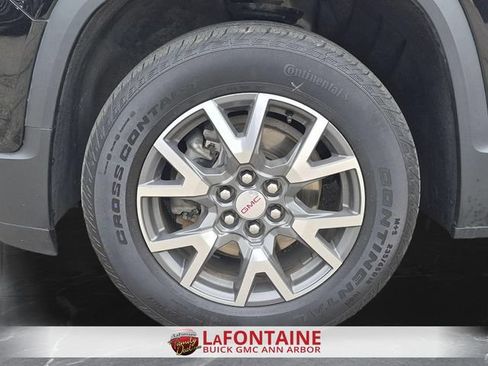 Certified 2023 GMC Acadia SLE w/ Driver Convenience Package AWD/4WD image 32