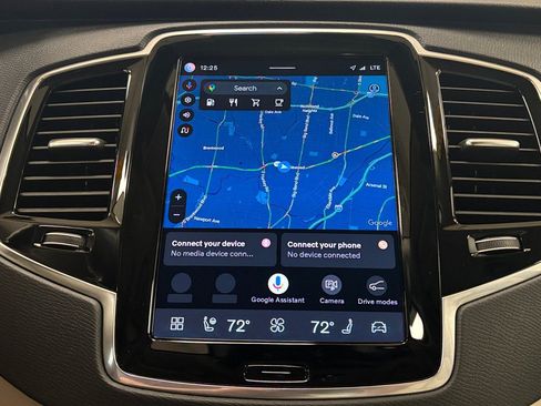 Used 2025 Volvo XC90 B6 Plus w/ Protection Package Premier AWD/4WD image 18