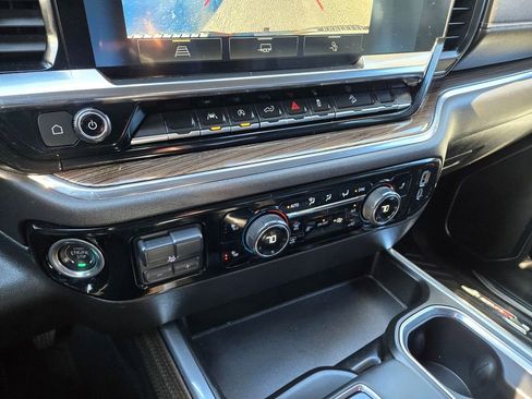 Used 2024 Chevrolet Silverado 1500 LT Trail Boss w/ Convenience Package II image 12