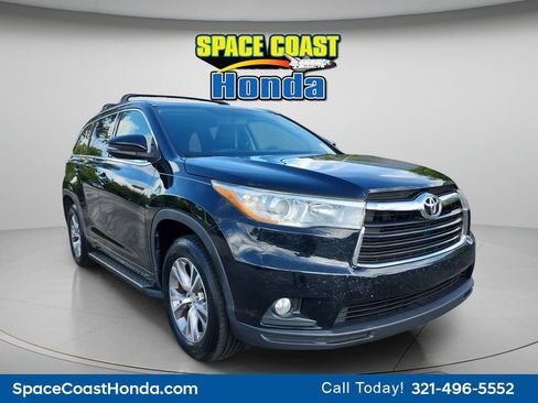 Used 2015 Toyota Highlander XLE FWD image 13