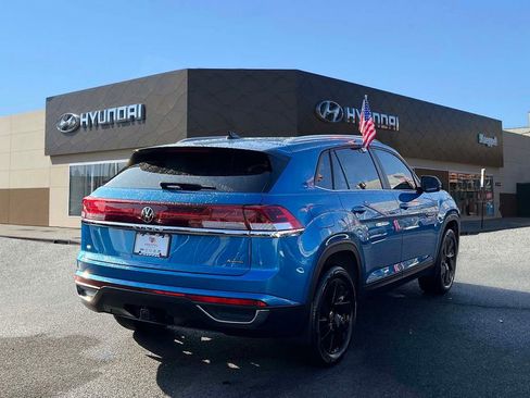 Used 2024 Volkswagen Atlas Cross Sport SE image 6