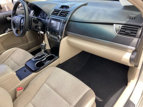 Used 2014 Toyota Camry LE FWD image 22