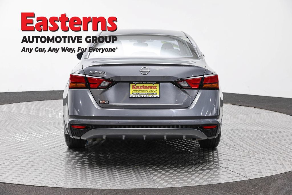 Used 2024 Nissan Altima 2.5 S FWD image 6