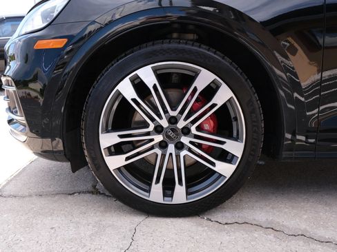 Used 2018 Audi SQ5 Prestige w/ Prestige Package AWD/4WD image 17