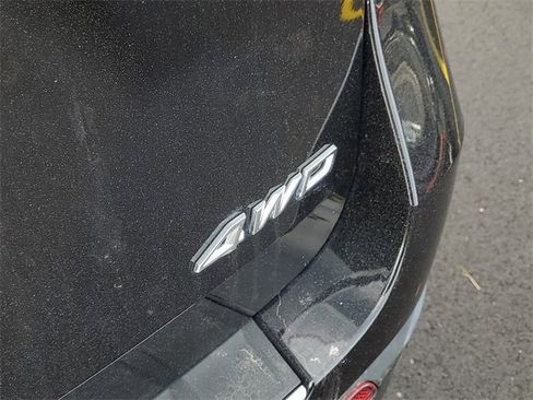 Certified 2022 Ford Explorer Limited w/ Limited Technology Package image 6