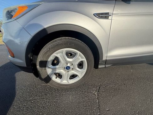 Used 2017 Ford Escape S image 10