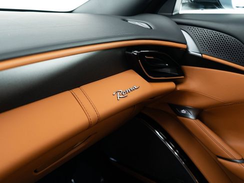 Used 2022 Ferrari Roma image 21