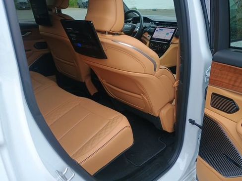 Certified 2023 Jeep Grand Cherokee Summit AWD/4WD image 17