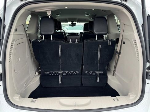 Used 2024 Chrysler Pacifica Select image 6
