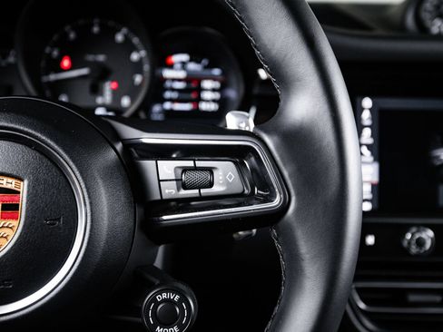 Certified 2026 Porsche Macan AWD/4WD image 16