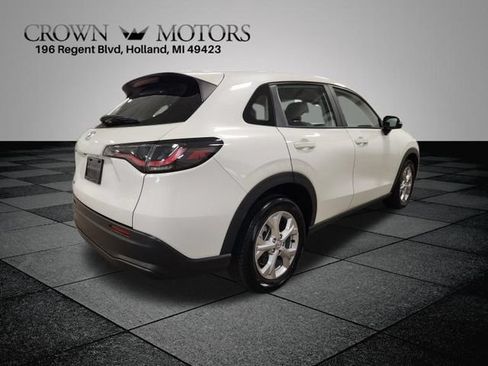 Used 2024 Honda HR-V LX image 3
