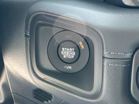 New 2025 Jeep Gladiator Sport image 45