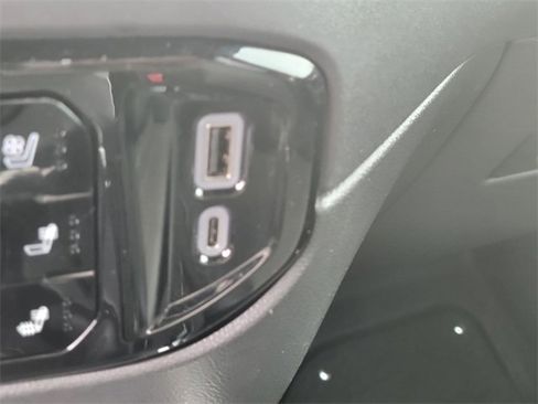 Used 2023 Chevrolet Silverado 1500 ZR2 w/ Technology Package image 30