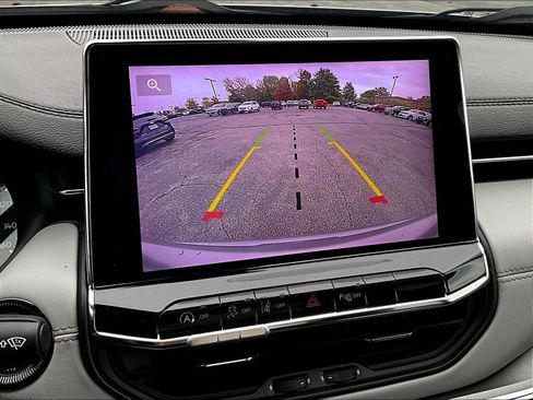 Used 2022 Jeep Compass Limited image 18