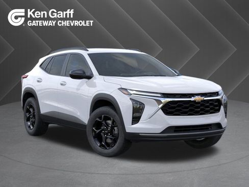 New 2026 Chevrolet Trax LT w/ Driver Confidence Package FWD image 1