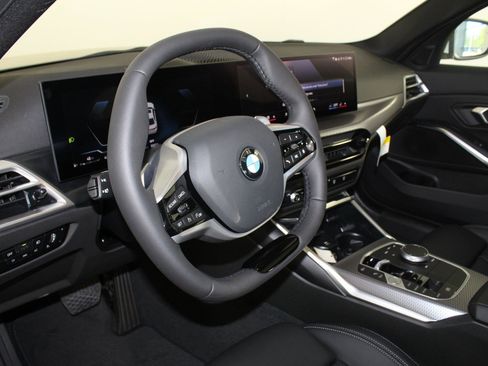 Used 2025 BMW 330i xDrive Sedan w/ Convenience Package image 4
