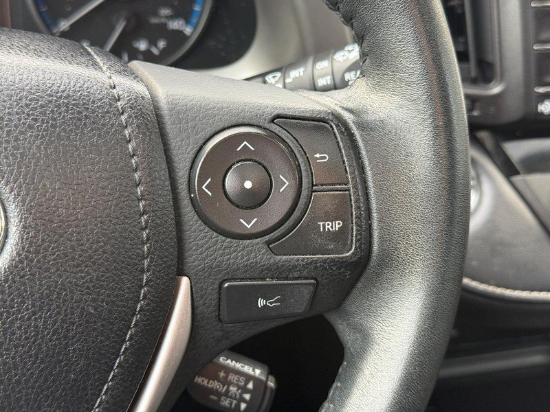 Used 2018 Toyota RAV4 XLE AWD/4WD image 21