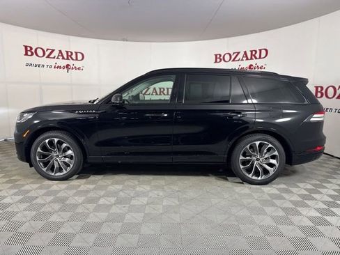 New 2025 Lincoln Aviator Premiere w/ Jet Appearance Package image 4