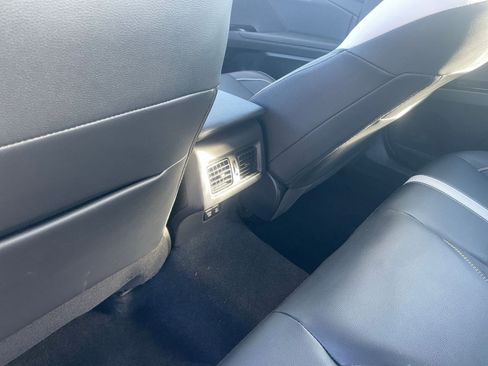 Used 2025 Toyota Camry SE image 23