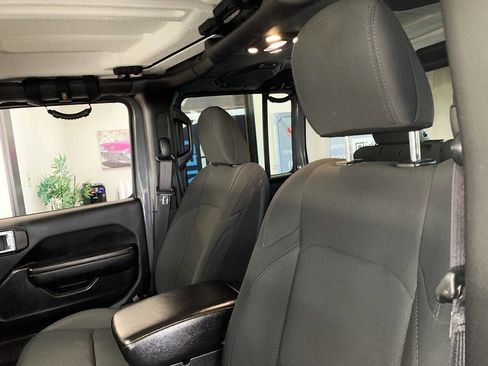 Used 2019 Jeep Wrangler Unlimited Sport S AWD/4WD image 10