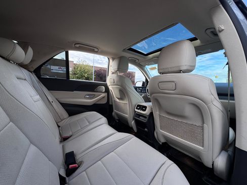 Used 2020 Mercedes-Benz GLE 350 4MATIC w/ Premium Package image 27