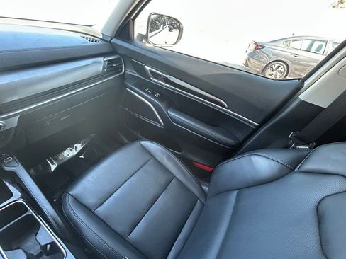 Used 2024 Kia Telluride S image 11