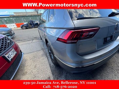 Used 2022 Volkswagen Tiguan SE w/ Panoramic Sunroof Package image 10