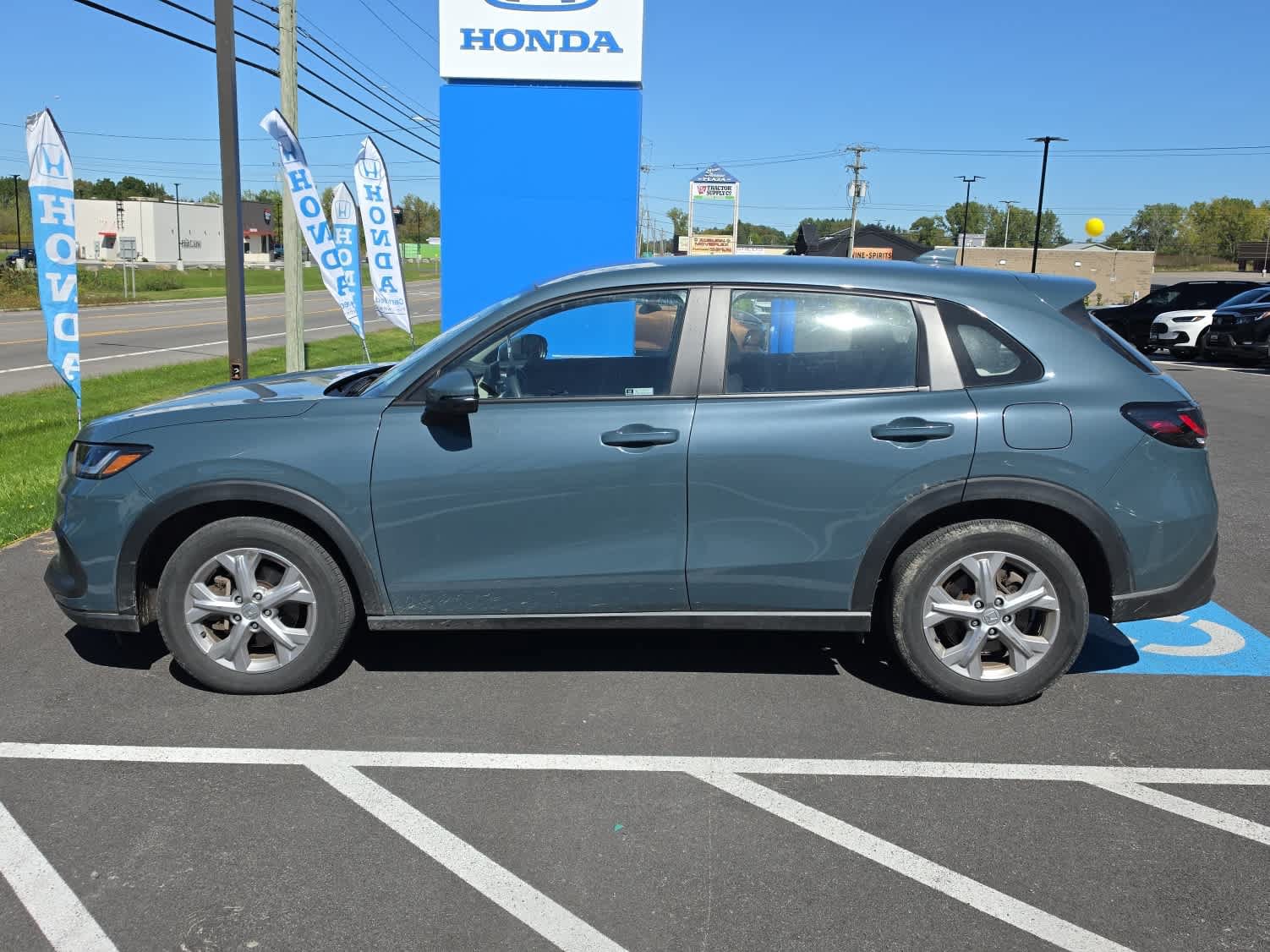Used 2024 Honda HR-V LX image 9