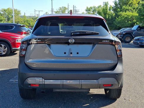 Used 2025 Nissan Kicks SV w/ SV Premium Package AWD/4WD image 5