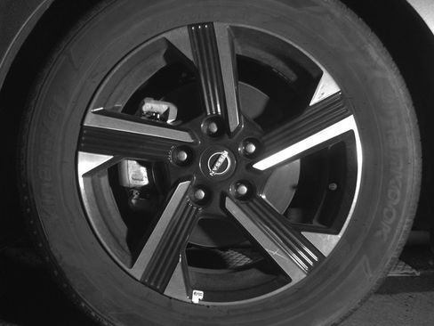 Used 2025 Nissan Sentra SV image 12